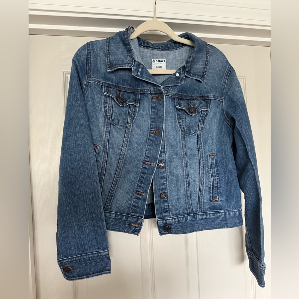 Old Navy mid cropped denim jacket size XL